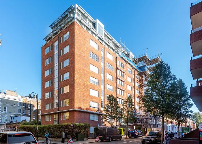 Roland House Aparthotel London